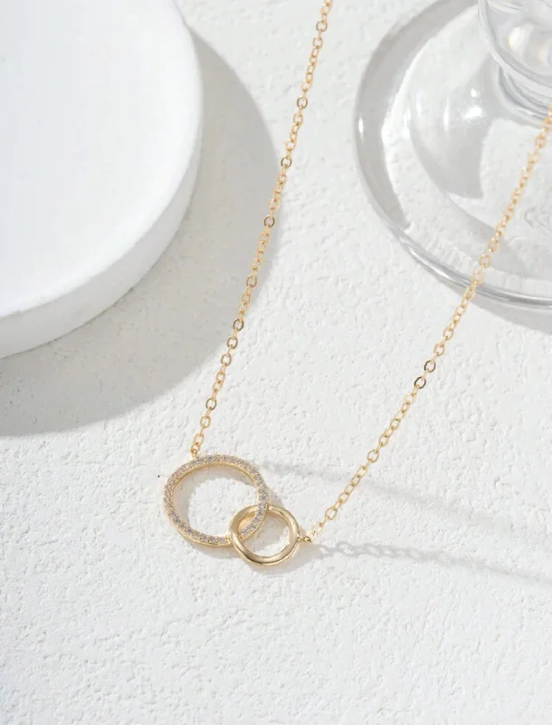 Ladies rings compact size styles-Elegant Gold Mother-Daughter Intertwining Rings Necklace