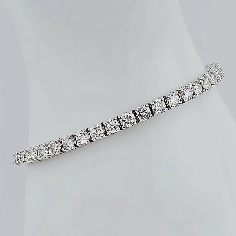 Ladies bracelets beaded accent designs-Ladies bracelets beaded accent designs-Women's 14K White Gold 7.75 Carat Total Weight (SI2 Color I) 17 GR Diamond Tennis Bracelet.