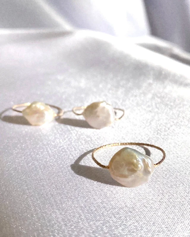 Ladies rings triple stone rings-Keshi Pearl Daily Serenity Ring