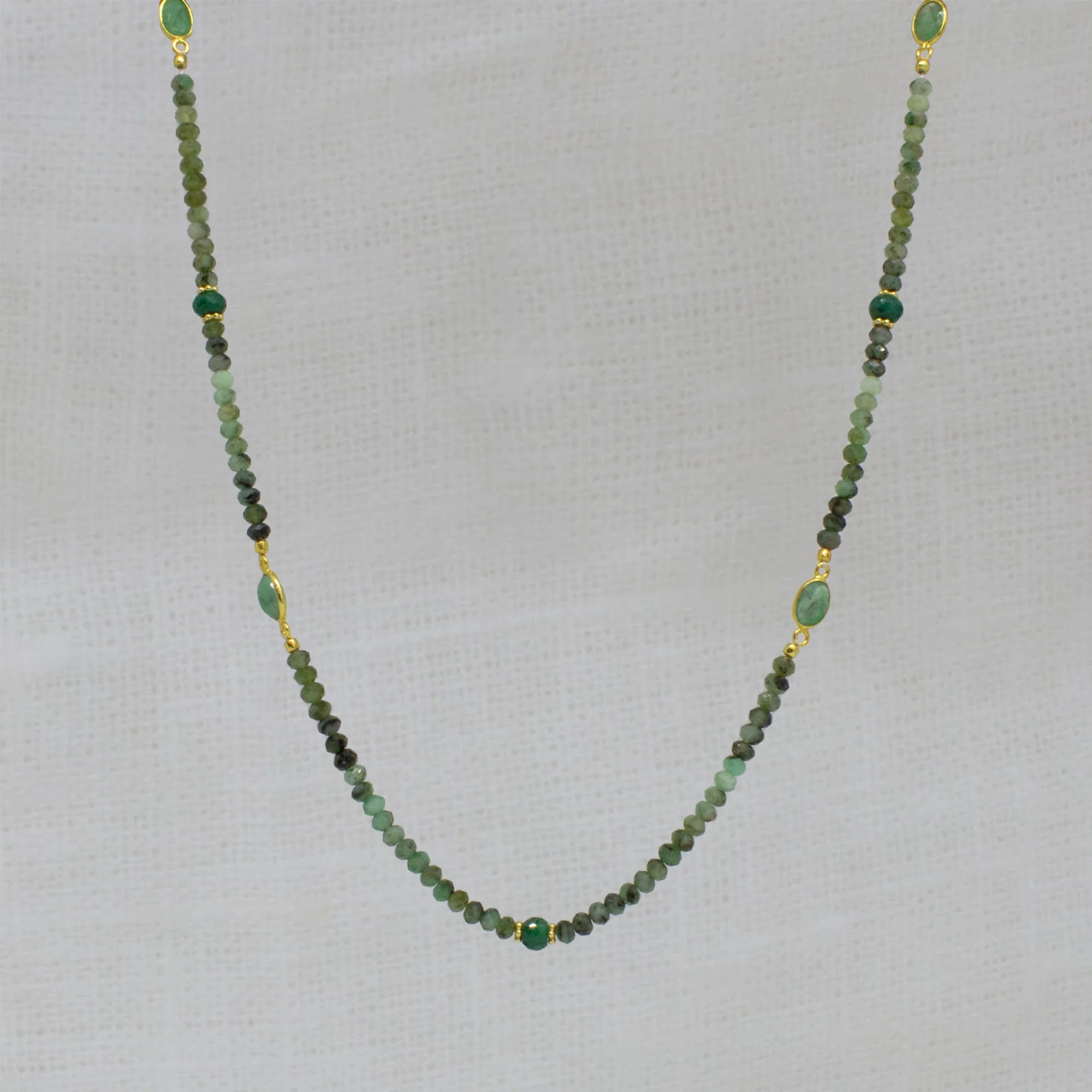 Ladies necklaces mixed material necklaces-Gold and Emerald Beaded Necklace