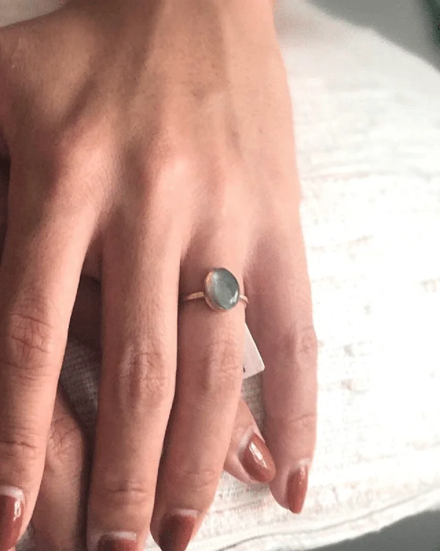 Ladies rings Middle Eastern designs-Labradorite Oval Ring