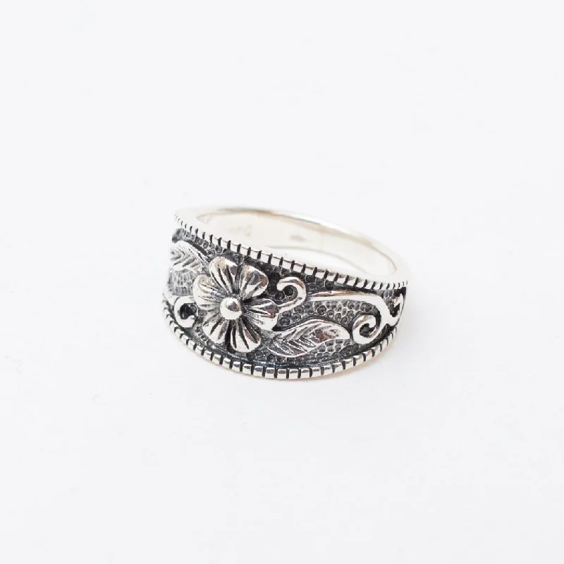 Ladies rings tapered band rings-Oxidized Silver Flower & Leaf Ring