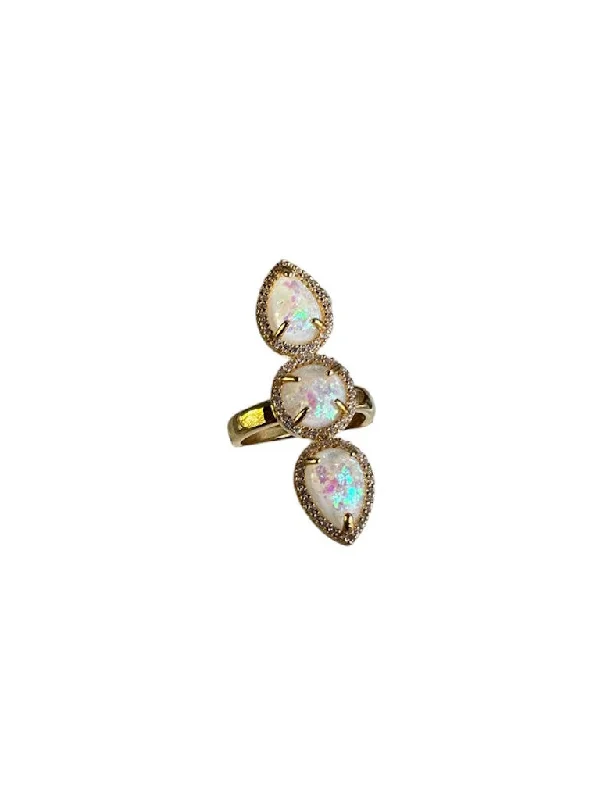 Ladies rings classic vintage looks-Opal Ring