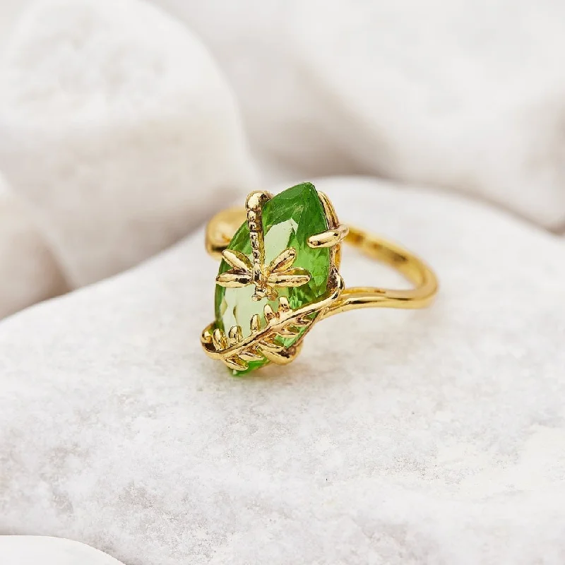 Ladies rings romantic era designs-Emerald Dragonfly Gemstone Ring